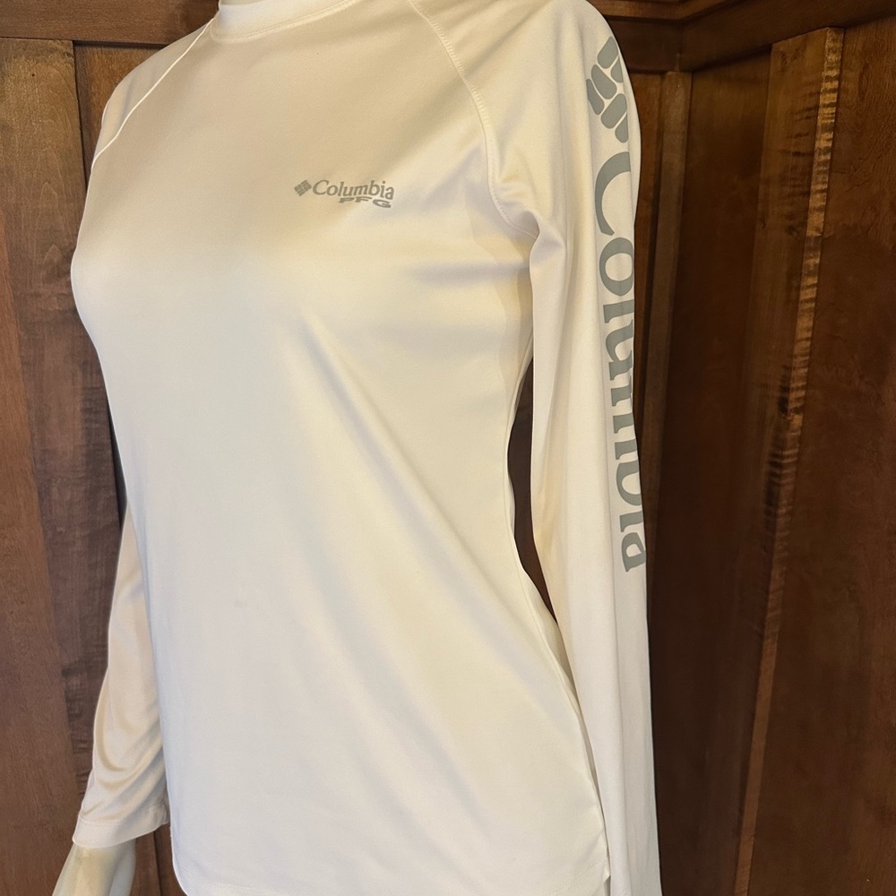 Columbia Women's PFG White Long Sleeve Top